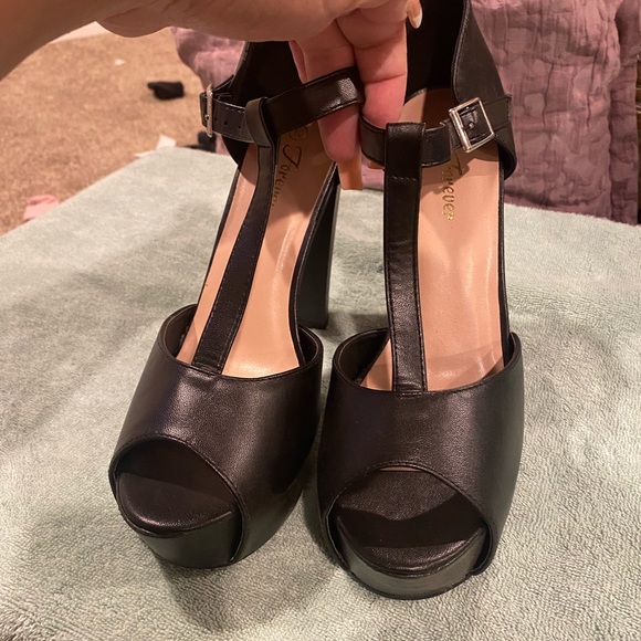 Women’s high heels size 10 - Picture 2 of 5